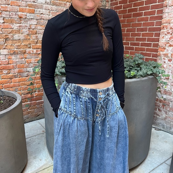Wide leg pant - Picture 2 of 9